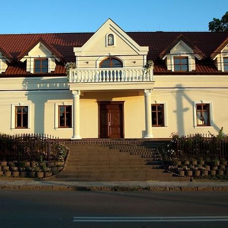 Pokoje Goscinne W Ratuszu Огродженец Екстериор снимка